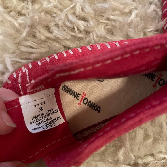 Minnetonka Toddler Suede Leather Moccasin Bootie w/fringe-Sz 3-New without tags - Picture 10 of 10